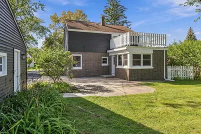 7438 N Seneca Rd, Fox Point, WI 53217 - Photo 11