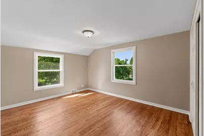 7438 N Seneca Rd, Fox Point, WI 53217 - Photo 27