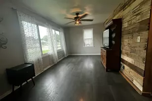 340 Maple Ave, Juneau, WI 53039 - Photo 9