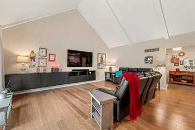 10305 N Adams Ct, Mequon, WI 53092 - Photo 5