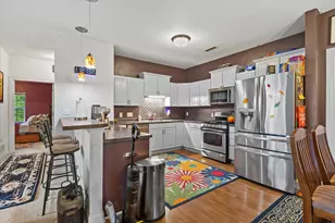 1052 Bedford Ct, Racine, WI 53406 - Photo 7
