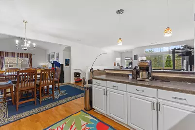 1052  Bedford Ct #201, Racine, WI 53406 - Photo 9