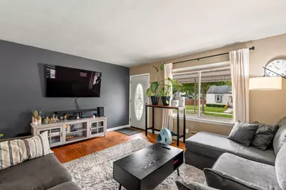 5400 W Ohio Ave, Milwaukee, WI 53219 - Photo 5