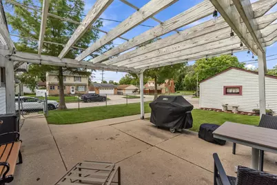 5400 W Ohio Ave, Milwaukee, WI 53219 - Photo 25