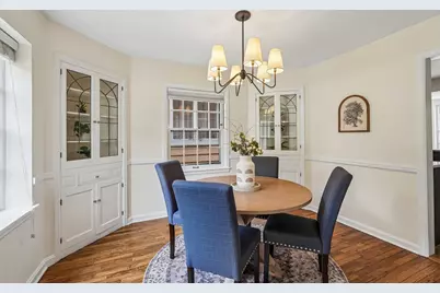 5075 N Berkeley Blvd, Whitefish Bay, WI 53217 - Photo 13