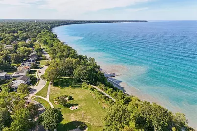 5075 N Berkeley Blvd, Whitefish Bay, WI 53217 - Photo 51