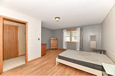 2425 S 63rd St, West Allis, WI 53219 - Photo 17