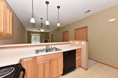 2074  Pine Ridge Ct #G, Grafton, WI 53024 - Photo 5