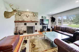 17211 Winfield Rd, Bristol, WI 53104 - Photo 9