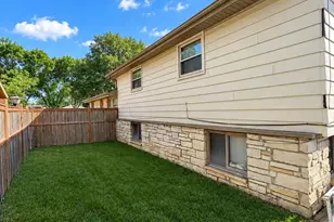 8706 W Courtland Ave, Milwaukee, WI 53225 - Photo 7