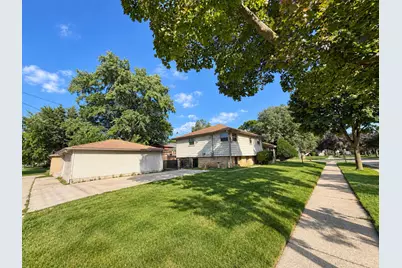 8706 W Courtland Ave, Milwaukee, WI 53225 - Photo 3