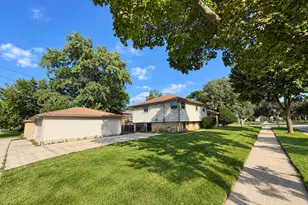 8706 W Courtland Ave, Milwaukee, WI 53225 - Photo 3