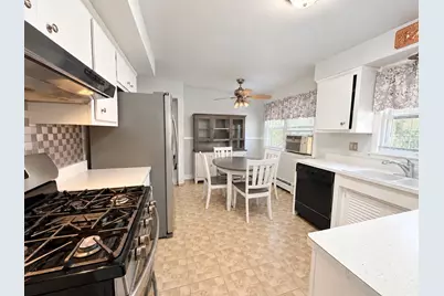 8706 W Courtland Ave, Milwaukee, WI 53225 - Photo 9
