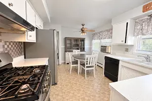 8706 W Courtland Ave, Milwaukee, WI 53225 - Photo 9