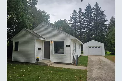 1720  Menasha Ave, Manitowoc, WI 54220 - Photo 1