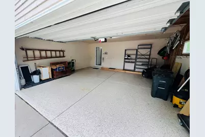 8815 S Castle Ct, Franklin, WI 53132 - Photo 37