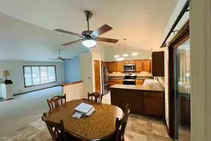 8815 S Castle Ct, Franklin, WI 53132 - Photo 9