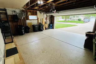 8815 S Castle Ct, Franklin, WI 53132 - Photo 33