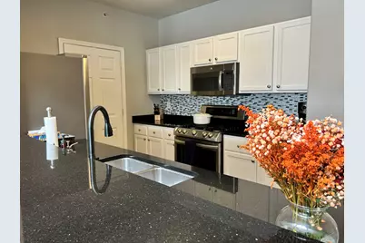 1619 N Farwell Ave #310, Milwaukee, WI 53202 - Photo 9