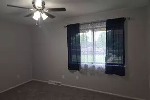 6248 W Port Ave, Milwaukee, WI 53223 - Photo 9