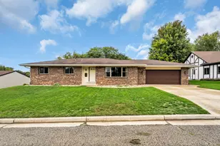 616 Briody St, Burlington, WI 53105 - Photo 3