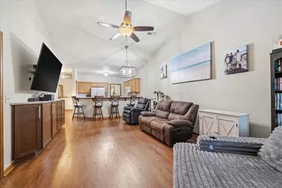 752  Bridlewood Dr #2202D, Hartford, WI 53027 - Photo 5