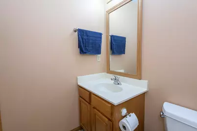 843  Prairie View Dr, Racine, WI 53105 - Photo 17