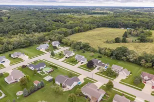 843 Prairie View Dr, Racine, WI 53105 - Photo 29