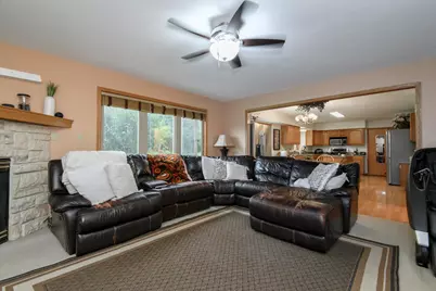 843  Prairie View Dr, Racine, WI 53105 - Photo 7