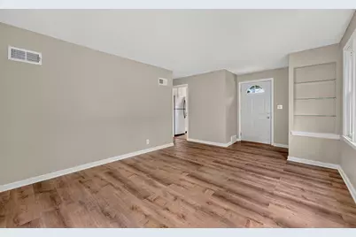 3618 N 94th St, Milwaukee, WI 53222 - Photo 7