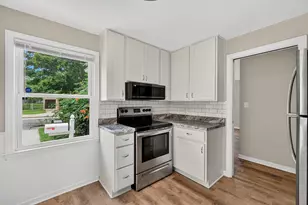 3618 N 94th St, Milwaukee, WI 53222 - Photo 9