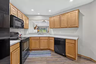 850 Evergreen Dr, Hartford, WI 53027 - Photo 3