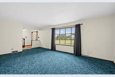 5320 S Tuckaway Dr, Greenfield, WI 53221 - Photo 17