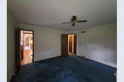 14800 W Fenway Dr, New Berlin, WI 53151 - Photo 13