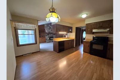 14800 W Fenway Dr, New Berlin, WI 53151 - Photo 7