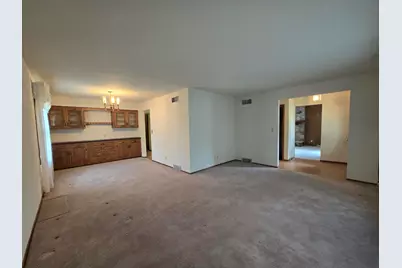 14800 W Fenway Dr, New Berlin, WI 53151 - Photo 9