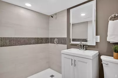 6114 W Leon Ter, Milwaukee, WI 53218 - Photo 25