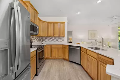 370 E Veterans Way #4, Mukwonago, WI 53149 - Photo 5