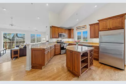 935  Scotland Dr #9-63, Geneva, WI 53147 - Photo 17