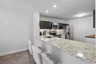 2525 S Shore Dr, Milwaukee, WI 53207 - Photo 11