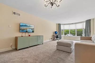 2525 S Shore Dr #3B, Milwaukee, WI 53207 - Photo 5