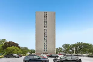 2525 S Shore Dr, Milwaukee, WI 53207 - Photo 1