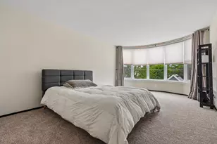 2525 S Shore Dr, Milwaukee, WI 53207 - Photo 15