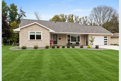 929 N 24th St, Manitowoc, WI 54220 - Photo 1