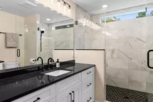 929 N 24th St, Manitowoc, WI 54220 - Photo 11
