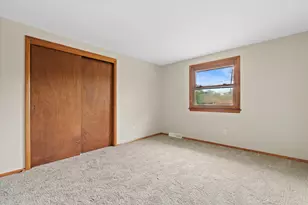 732 S 96th St, West Allis, WI 53214 - Photo 31