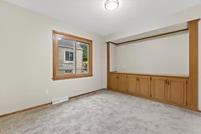 732 S 96th St, West Allis, WI 53214 - Photo 7