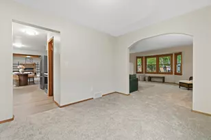 732 S 96th St, West Allis, WI 53214 - Photo 9