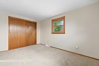 732 S 96th St, West Allis, WI 53214 - Photo 25