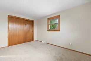 732 S 96th St, West Allis, WI 53214 - Photo 25